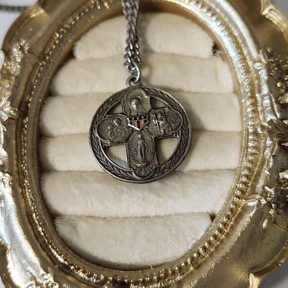 Vintage Sterling Silver 4-Way Cross WWII US Soldier Catholic Medal Pendant - Picture 1 of 7